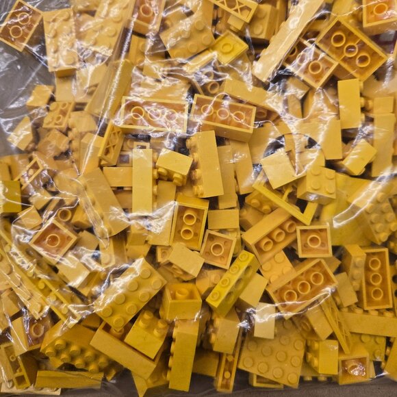 8 pounds Lego lots of vintage 1970's to some modern in locking Case - Picture 6 of 11